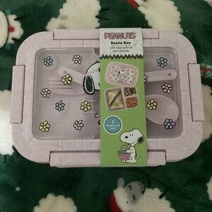 New Peanuts Snoopy Bento Box with Two Utensils